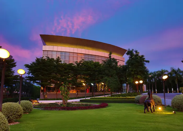 ホテル Amaranth Suvarnabhumi - Free Suvarnabhumi Airport Shuttle 5*